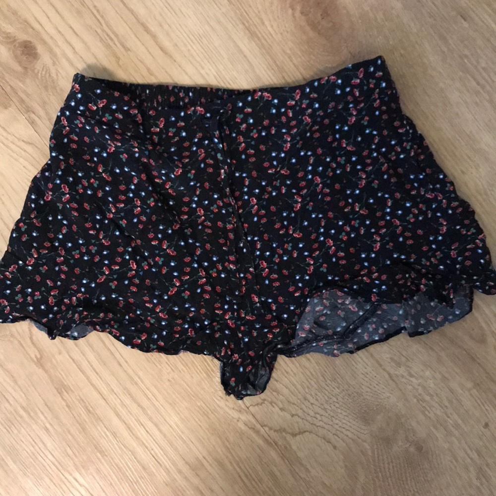 Floral print frill shorts with front drawstring
